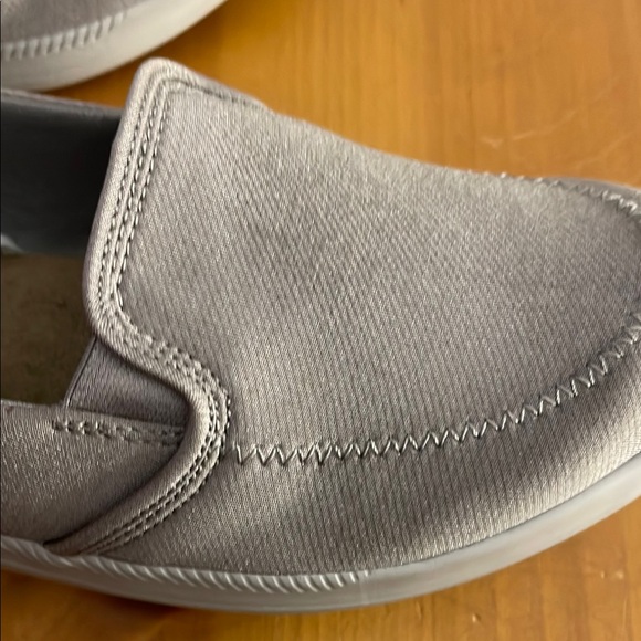 Skechers Gray Slip-On Shoes - Picture 5 of 6